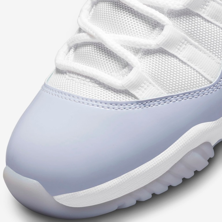 Tênis Air Jordan 11 Low Feminino - Foto 7