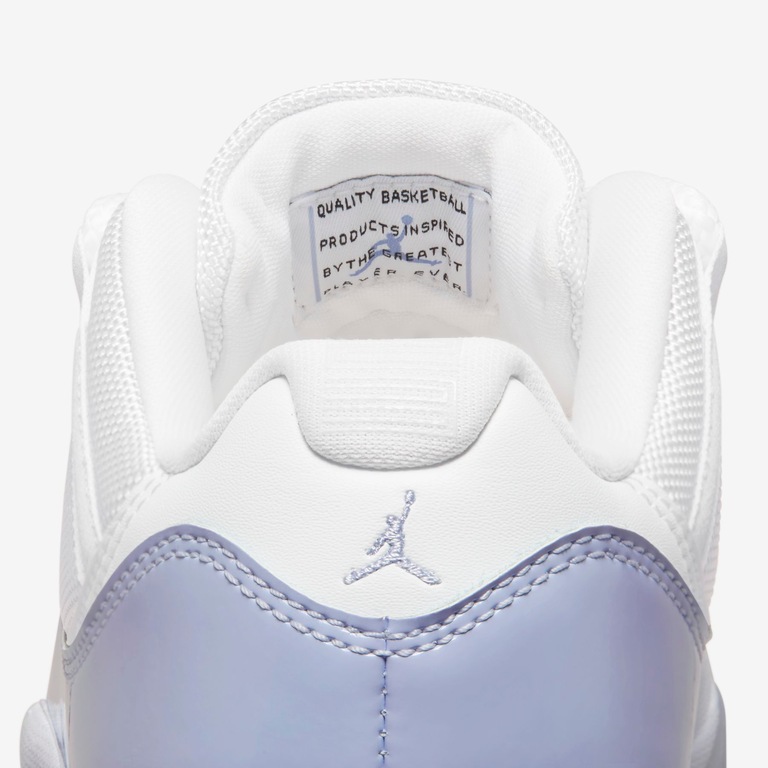 Tênis Air Jordan 11 Low Feminino - Foto 9