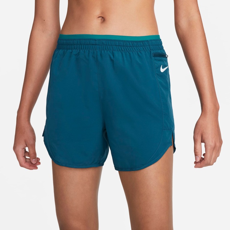 Shorts Nike Tempo Luxe Feminino - Foto 2