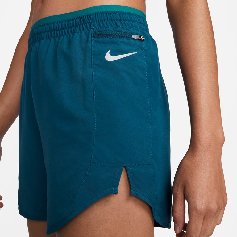 Shorts Nike Tempo Luxe Feminino - Foto 4