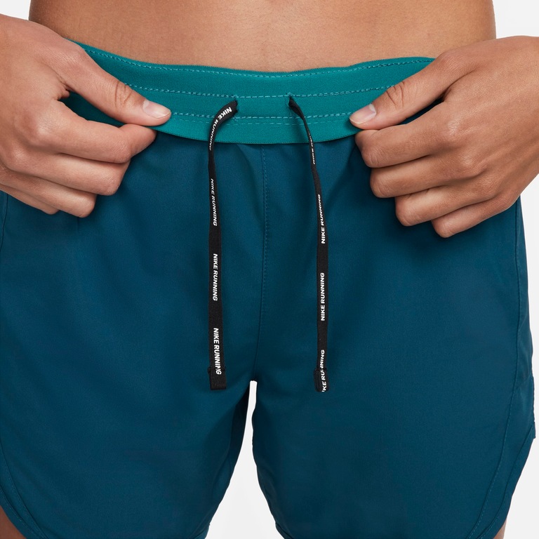 Shorts Nike Tempo Luxe Feminino - Foto 5