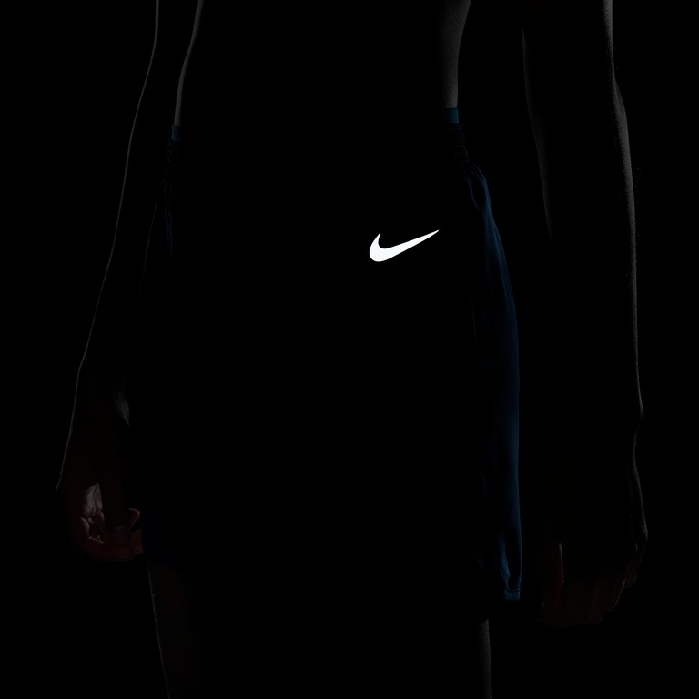 Shorts Nike Tempo Luxe Feminino - Foto 8