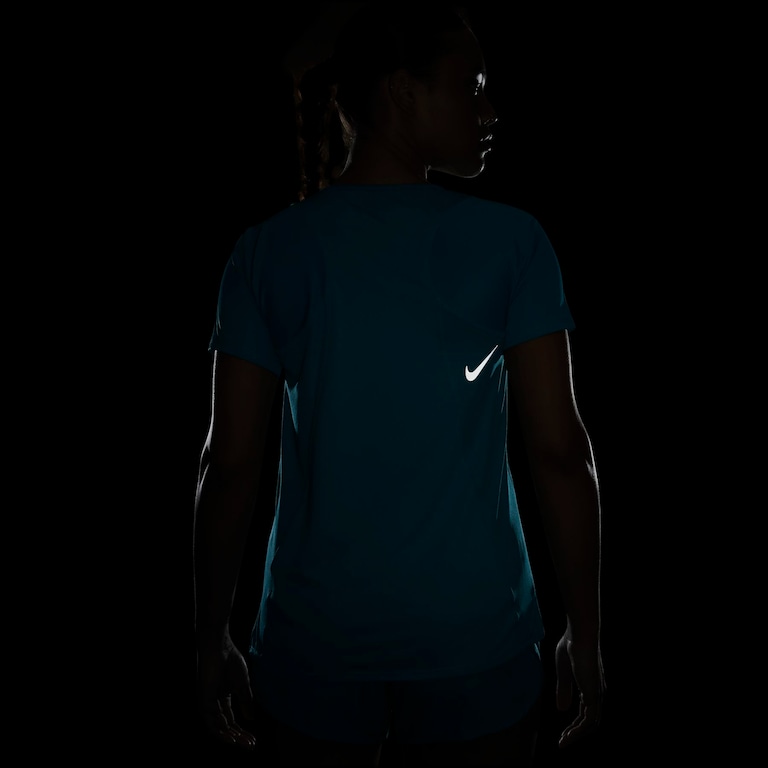 Camiseta Nike Dri-FIT Race Feminina - Foto 8