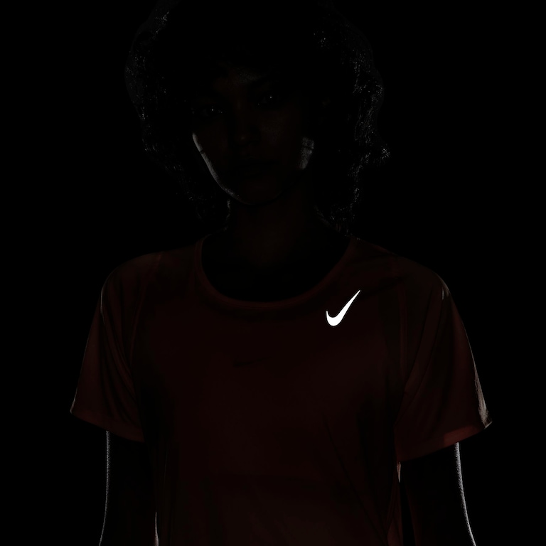 Camiseta Nike Dri-FIT Race Feminina - Foto 6
