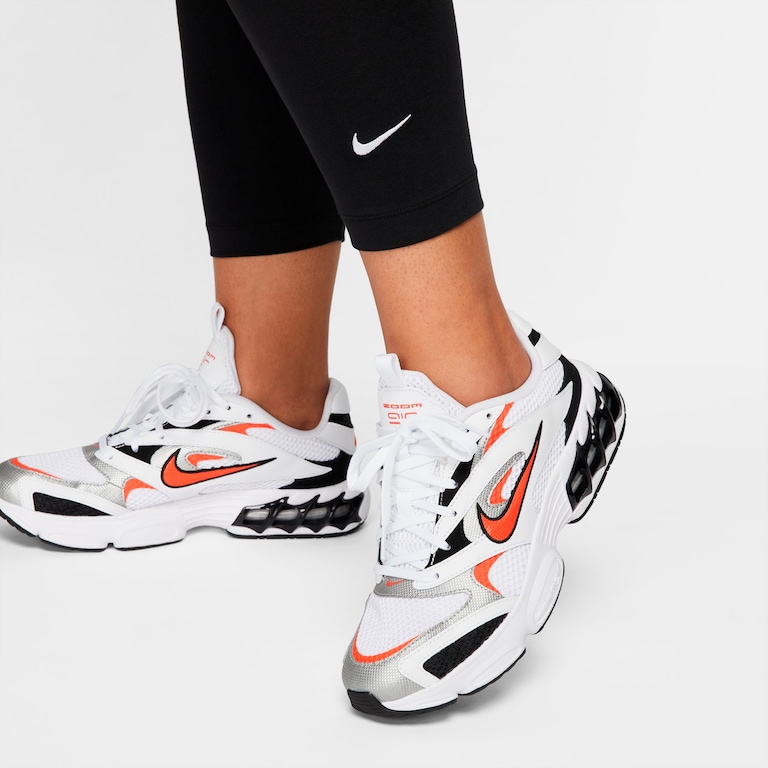 Plus Size - Legging Nike Sportswear Essential Feminina - Foto 3