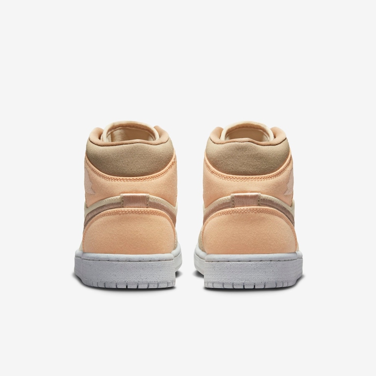 Tênis Jordan 1 Mid SE Feminino - Foto 6