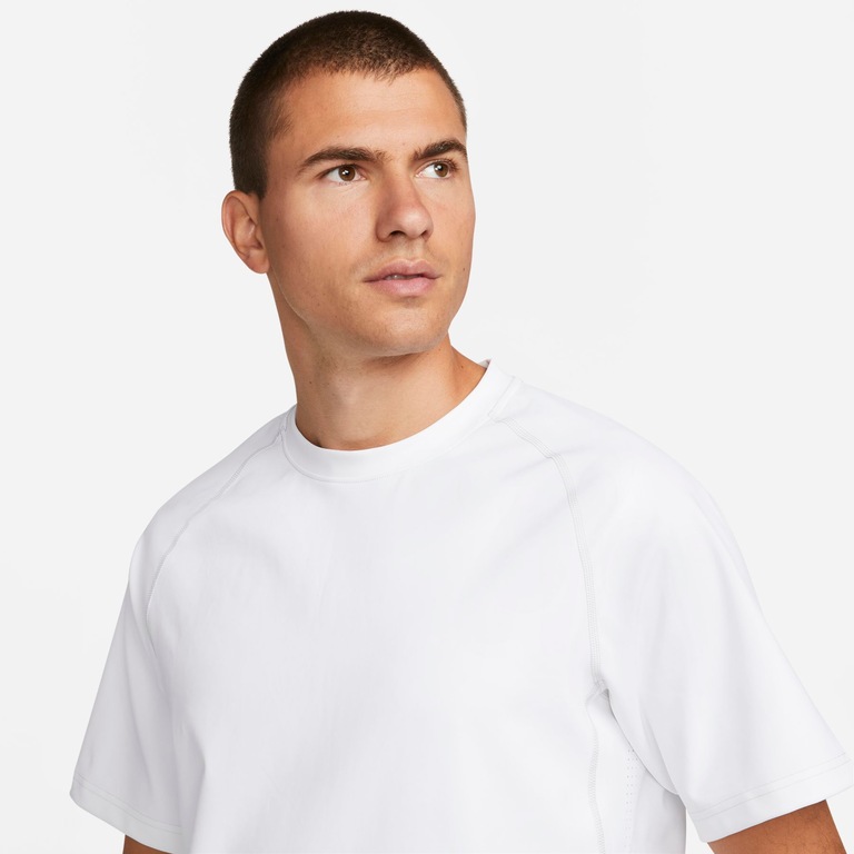 Camiseta Nike Dri-FIT Advanced Axis Masculina - Foto 3