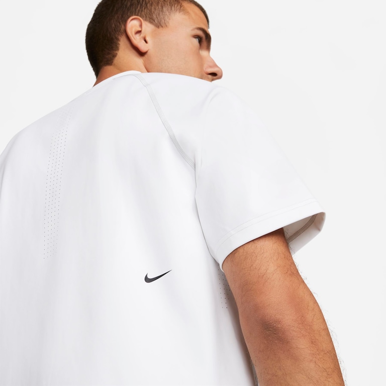 Camiseta Nike Dri-FIT Advanced Axis Masculina - Foto 5