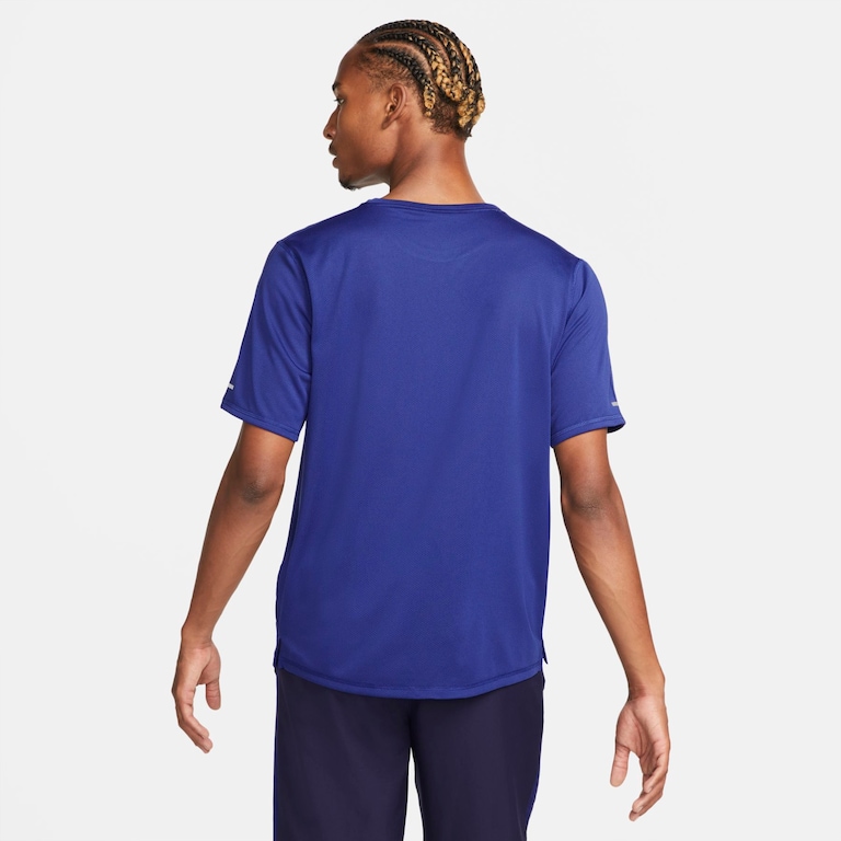 Camiseta Nike Dri-FIT Miler D.Y.E. Masculina - Foto 2