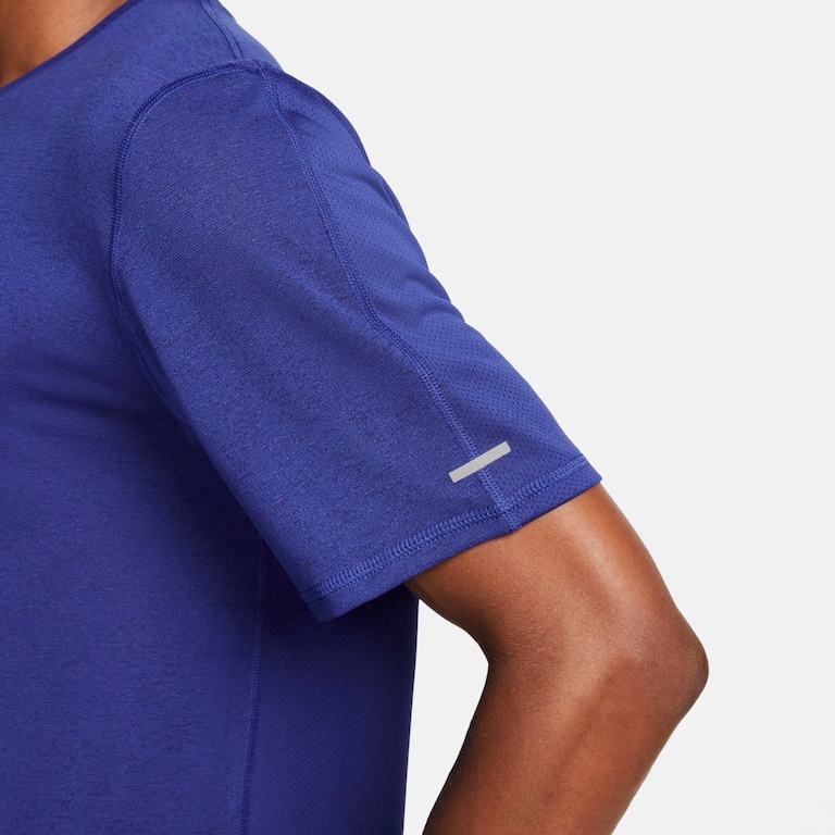 Camiseta Nike Dri-FIT Miler D.Y.E. Masculina - Foto 4