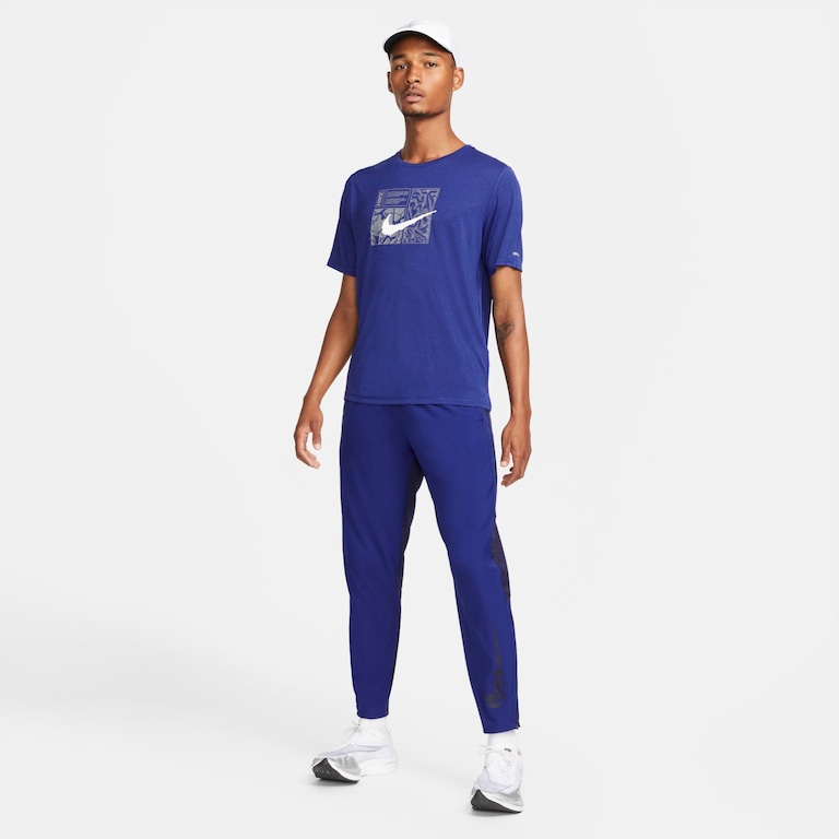 Camiseta Nike Dri-FIT Miler D.Y.E. Masculina - Foto 5