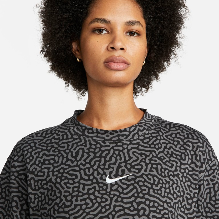 Camiseta Nike Sportswear Feminina - Foto 3