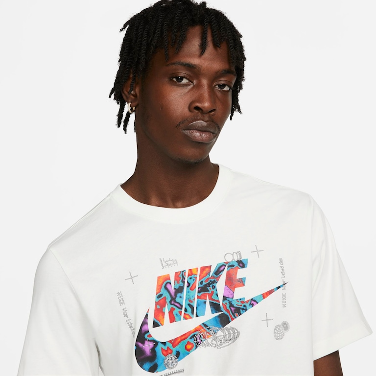 Camiseta Nike Sportswear Masculina - Foto 3