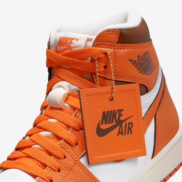 Tênis Nike Air Jordan 1 Retro HI OG Feminino - Foto 9