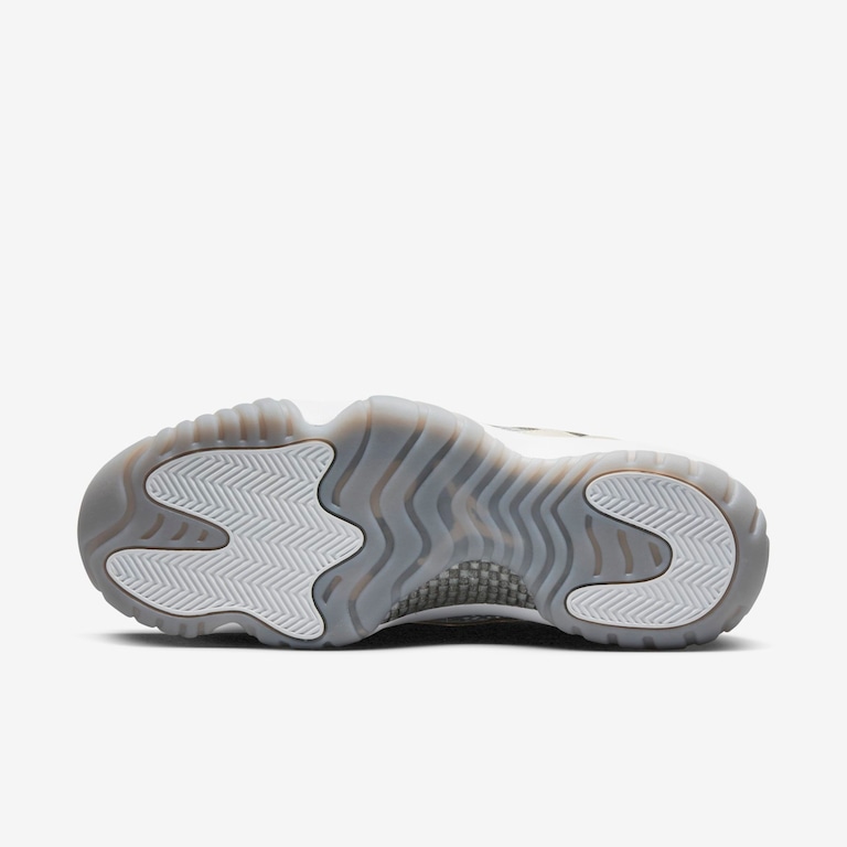 Tênis Air Jordan 11 Retro Low - Foto 2