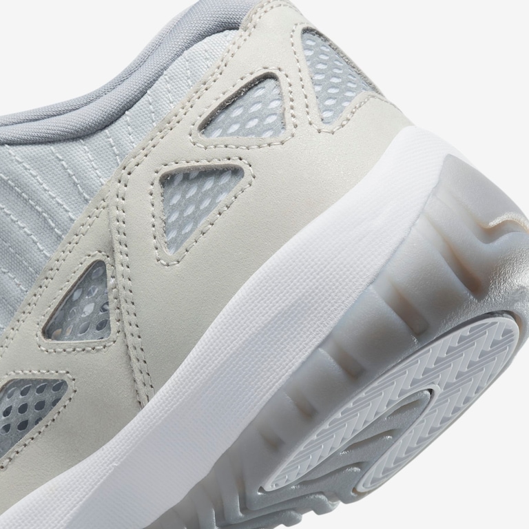 Tênis Air Jordan 11 Retro Low - Foto 8