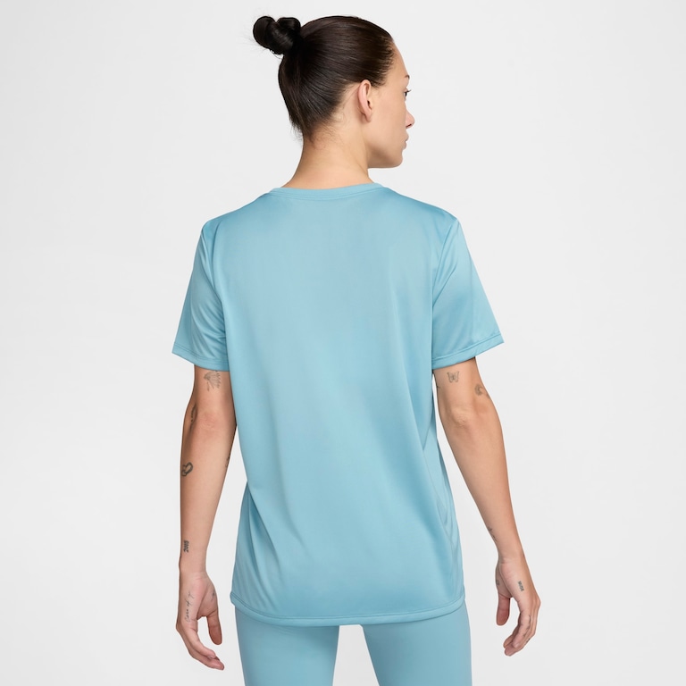 Camiseta Nike Dri-FIT Feminina - Foto 2