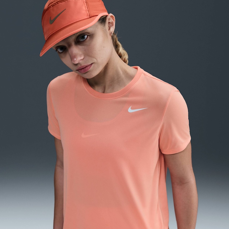Camiseta Nike Dri-FIT Feminina - Foto 1
