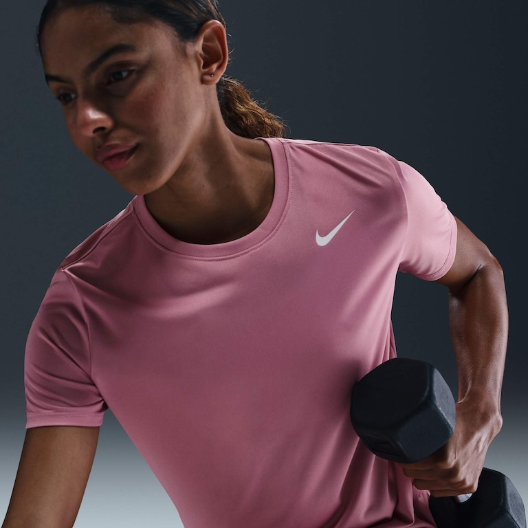 Camiseta Nike Dri-FIT Feminina - Foto 3