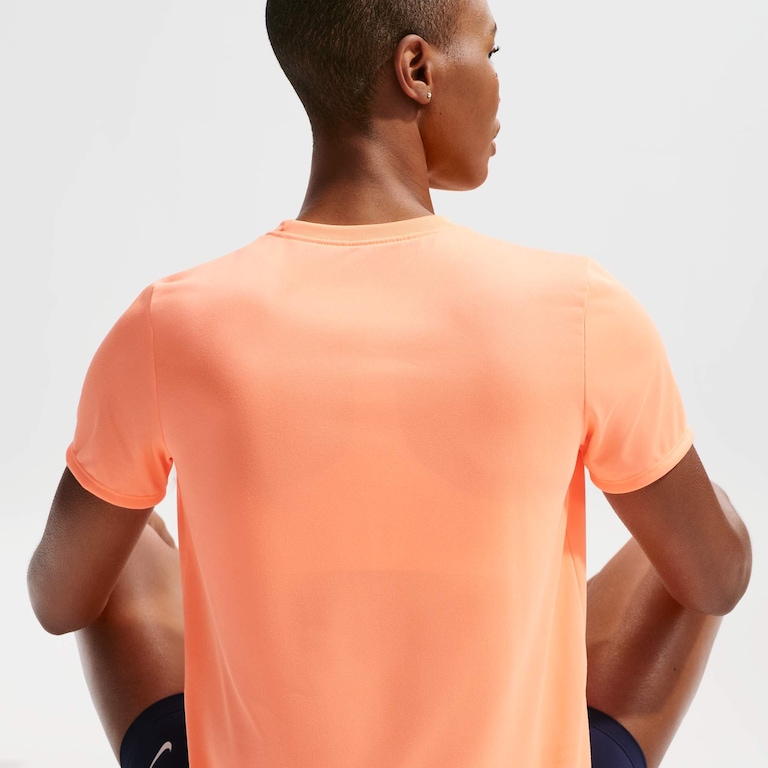 Camiseta Nike Dri-FIT Feminina - Foto 2