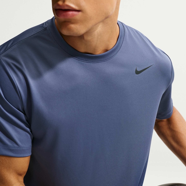 Camiseta Nike Dri-FIT Legend Masculina - Foto 3