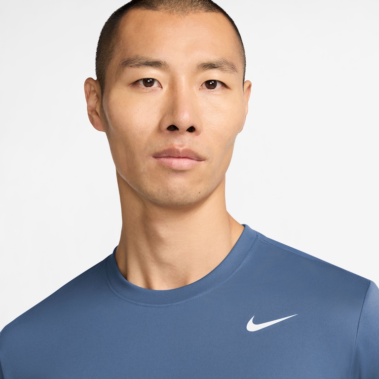 Camiseta Nike Dri-FIT Legend Masculina - Foto 2
