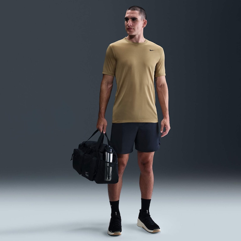 Camiseta Nike Dri-FIT Legend Masculina - Foto 4