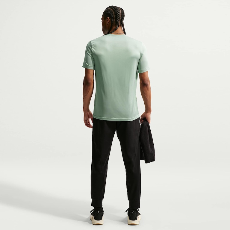 Camiseta Nike Dri-FIT Legend Masculina - Foto 5