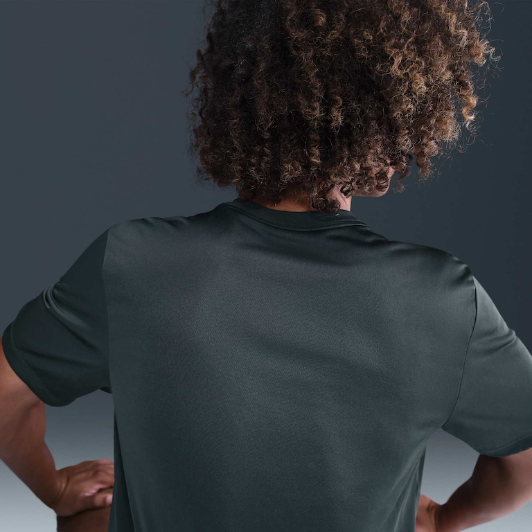 Camiseta Nike Dri-FIT Legend Masculina - Foto 2