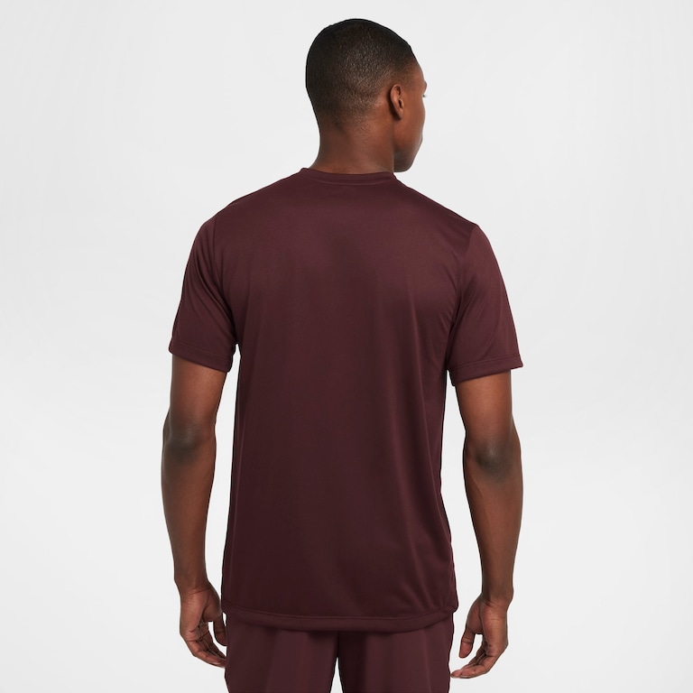 Camiseta Nike Dri-FIT Legend Masculina - Foto 2