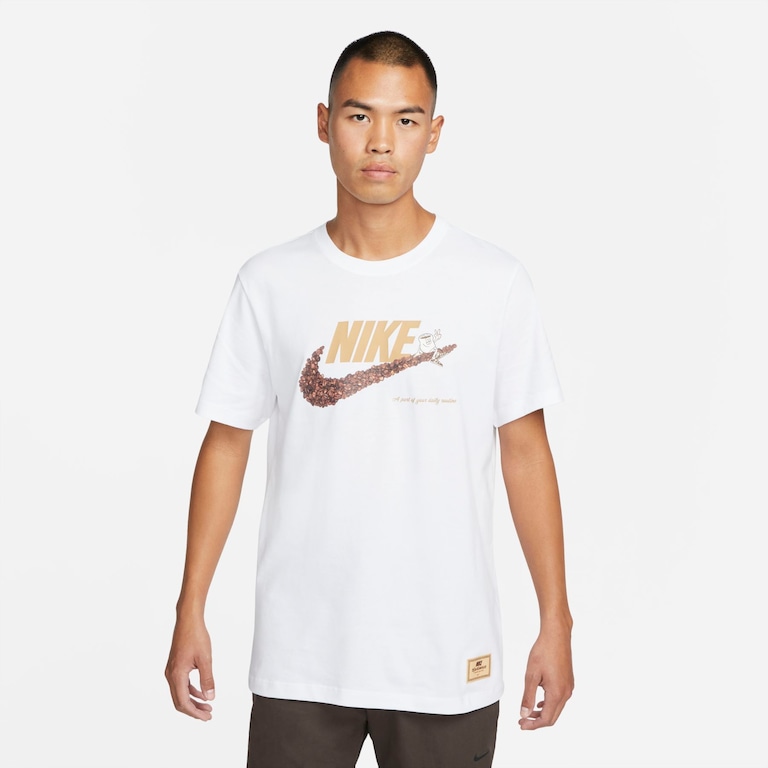 Camiseta Nike Sportswear Beans Masculina - Foto 1