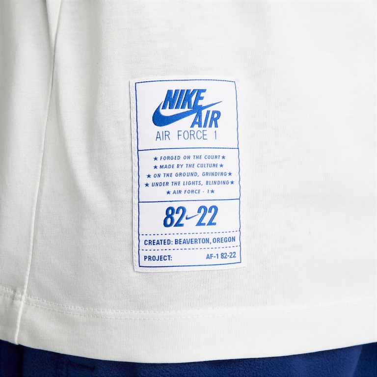 Camiseta Nike Sportswear Masculina - Foto 4