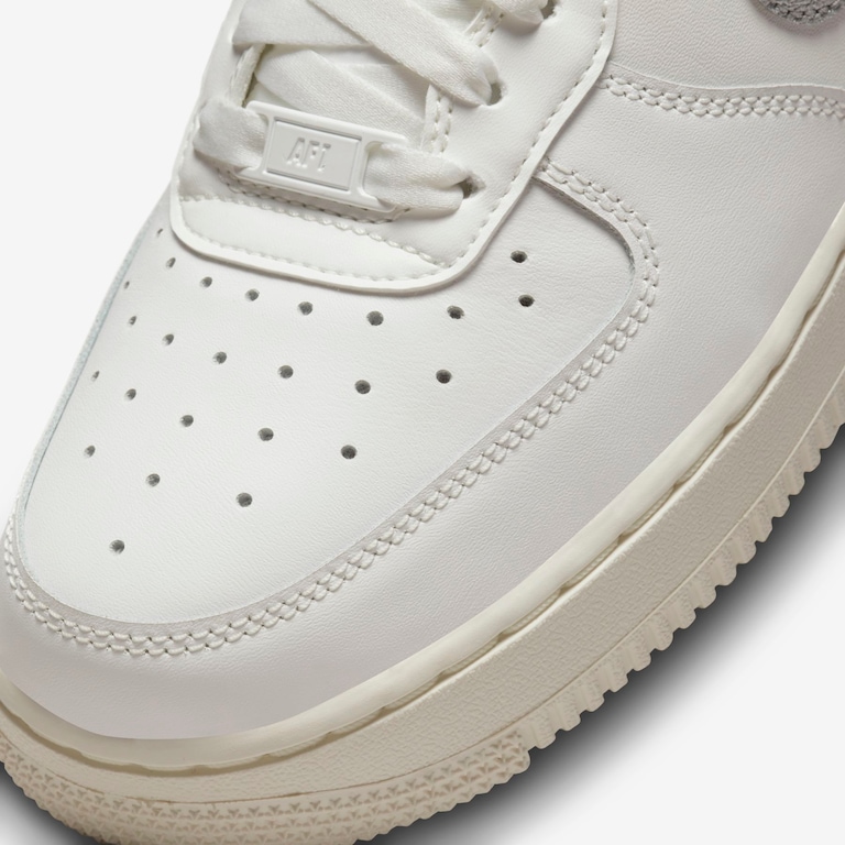 Tênis Nike Air Force 1 '07 Feminino - Foto 8