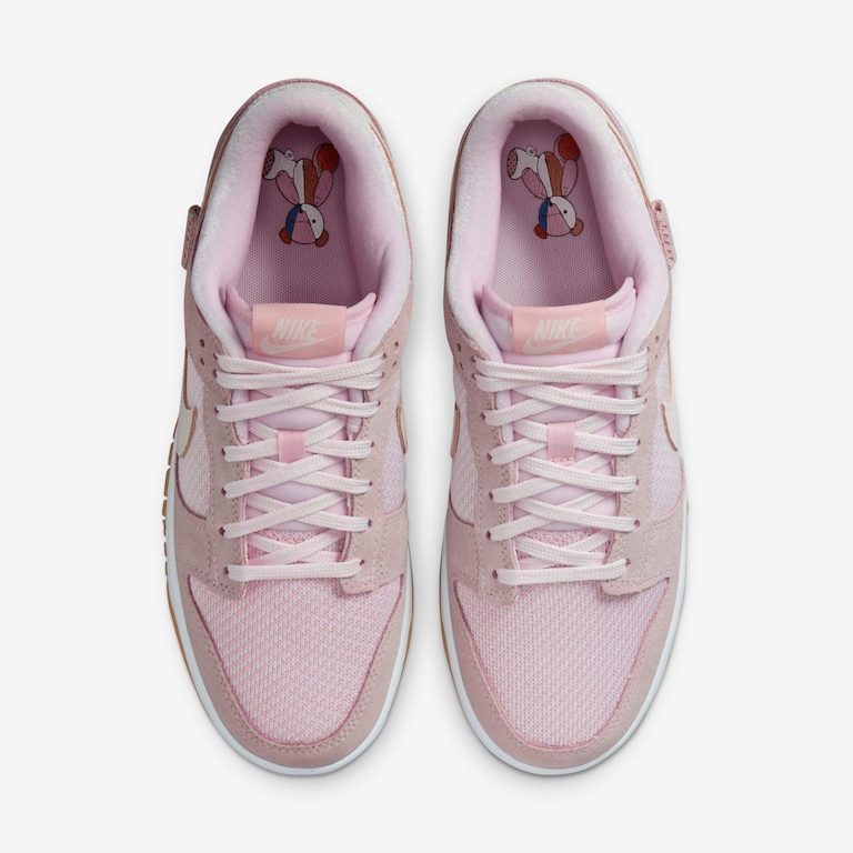Tênis Nike Dunk Low SE Bear Feminino - Foto 4
