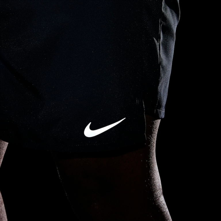 Shorts Nike Challenger Masculino - Foto 19