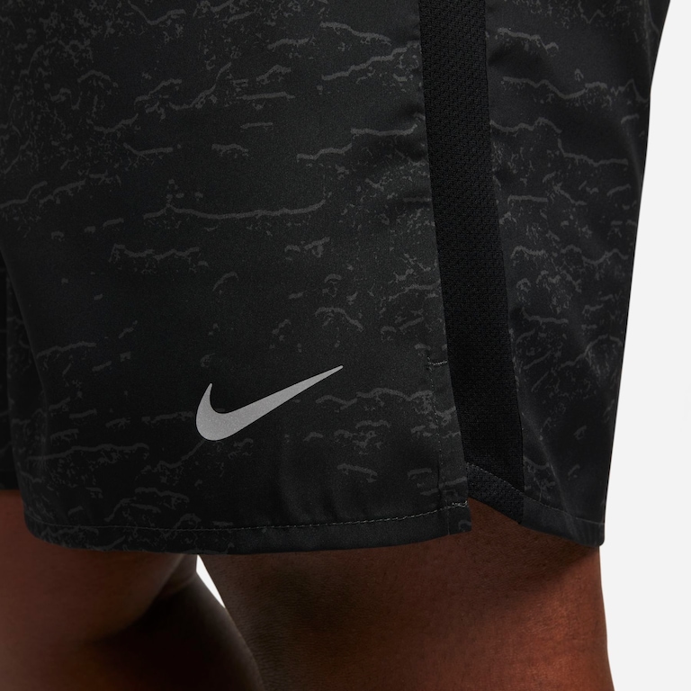 Shorts Nike Dri-FIT Run Division Challenger Masculino - Foto 14