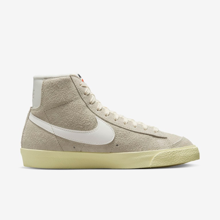 Tênis Nike Blazer Mid '77 Vintage Feminino - Foto 4