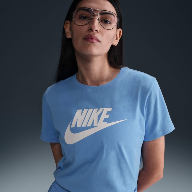 Camiseta Nike Sportswear Essentials Feminina - Foto 1