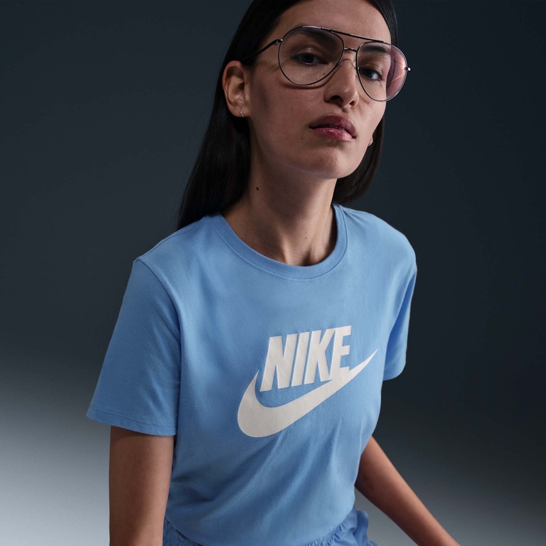 Camiseta Nike Sportswear Essentials Feminina - Foto 3