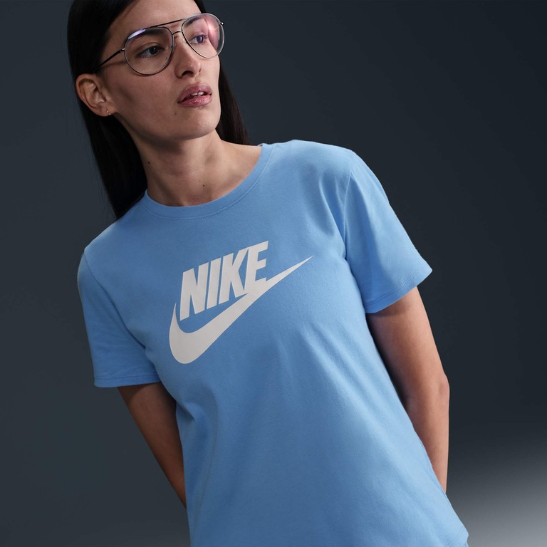 Camiseta Nike Sportswear Essentials Feminina - Foto 6