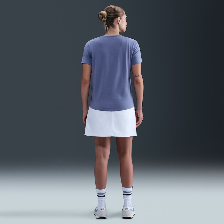 Camiseta Nike Sportswear Essentials Feminina - Foto 6