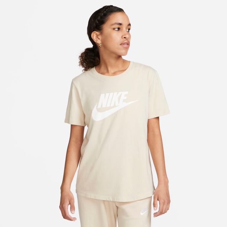 Camiseta Nike Sportswear Essentials Feminina - Foto 1