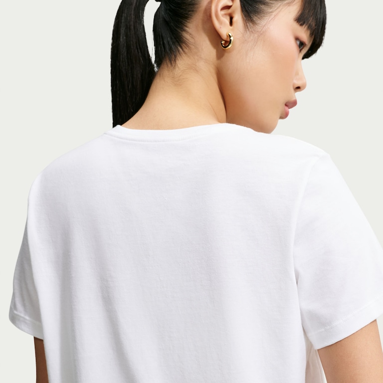 Camiseta Nike Sportswear Essentials Feminina - Foto 3