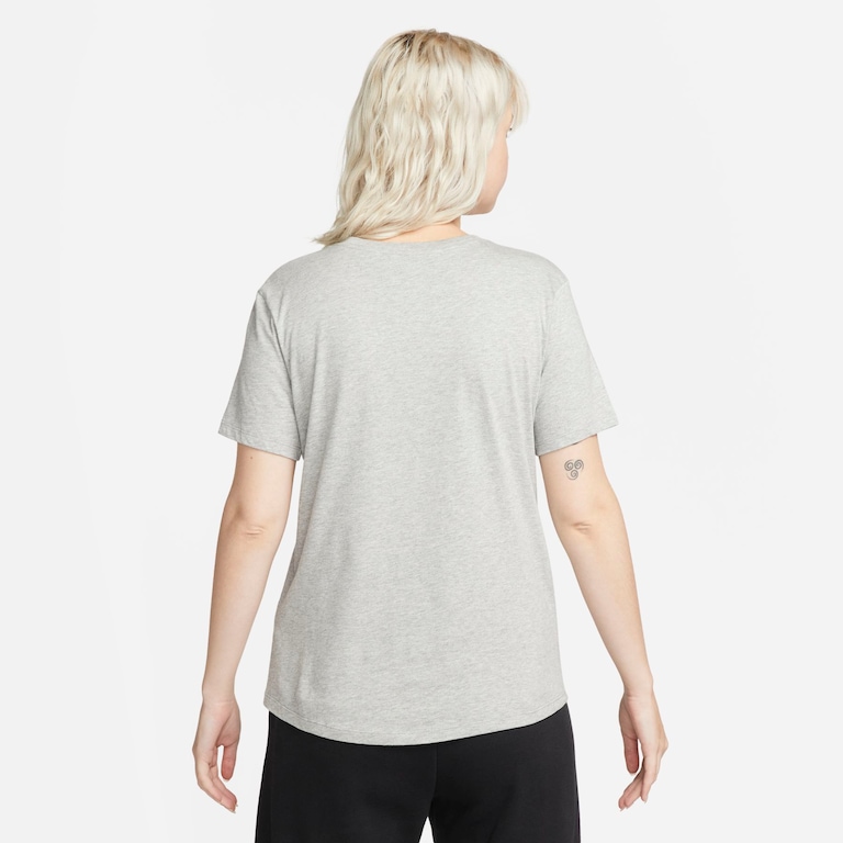 Camiseta Nike Sportswear Essentials Feminina - Foto 2