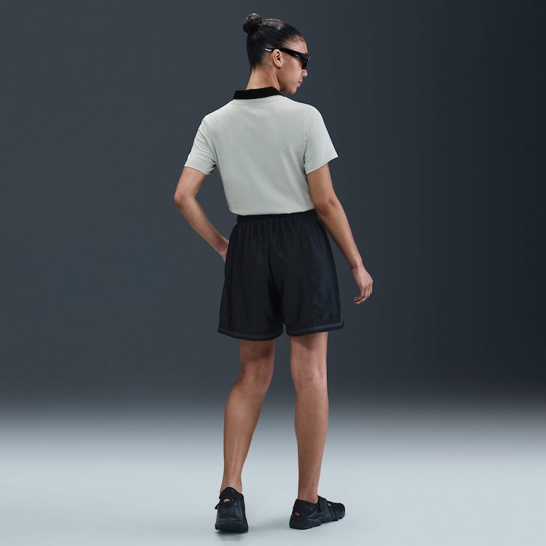 Camiseta Nike Sportswear Essentials Feminina - Foto 5