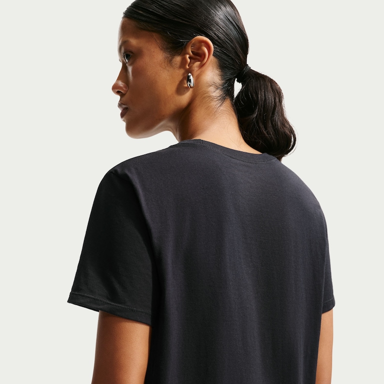 Camiseta Nike Sportswear Essentials Feminina - Foto 3