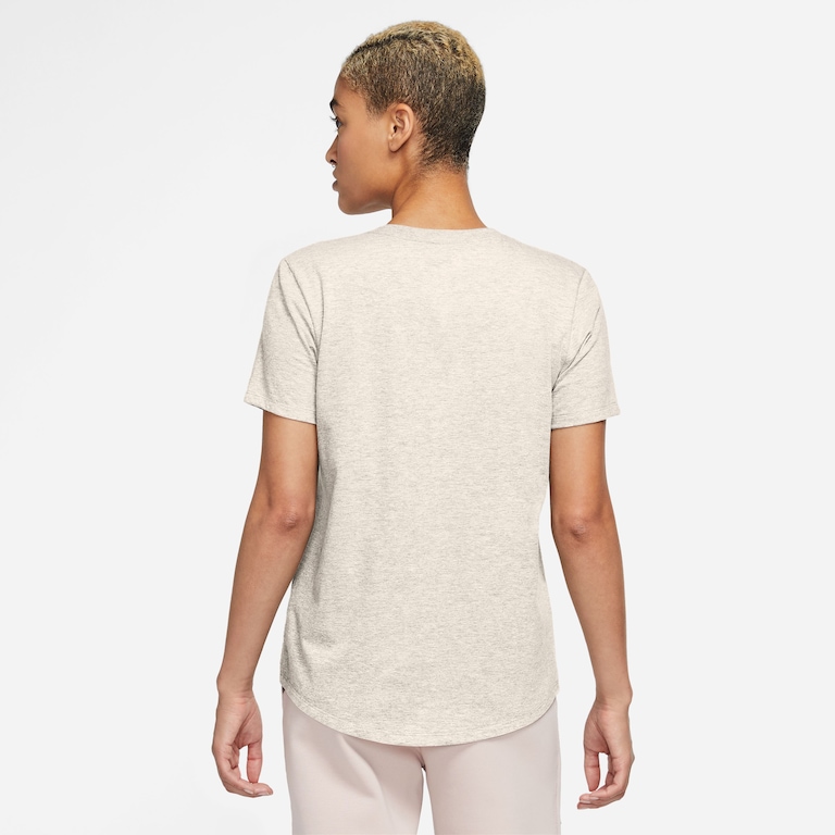 Camiseta Nike Sportswear Essentials Feminina - Foto 3