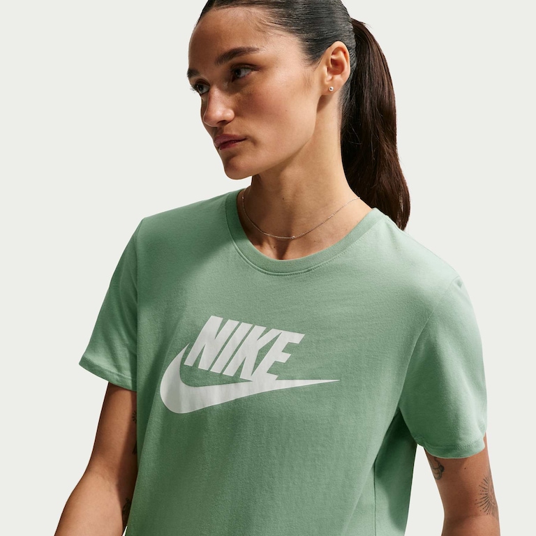 Camiseta Nike Sportswear Essentials Feminina - Foto 3
