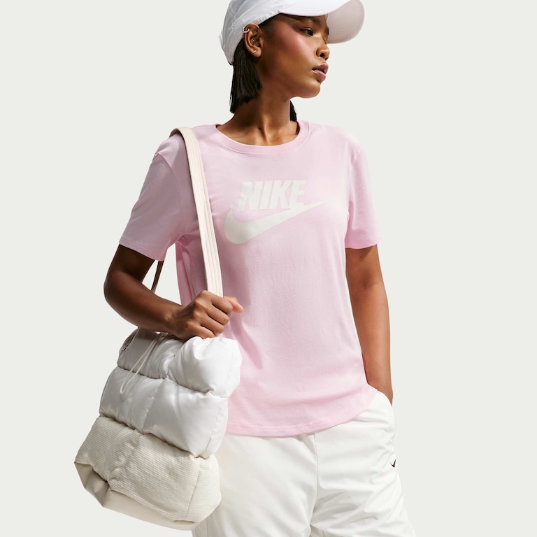 Camiseta Nike Sportswear Essentials Feminina - Foto 3