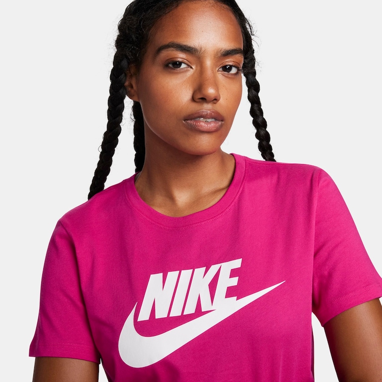 Camiseta Nike Sportswear Essentials Feminina - Foto 3